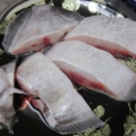 煮魚の極意 昆布ダシ濃い目 醤油薄目 一晩寝かす レシピ 作り方 By Startrek 楽天レシピ 煮魚の極意 昆布ダシ濃い目 醤油薄目 一晩寝かす レシピ 作り方 By Startrek 楽天レシピ